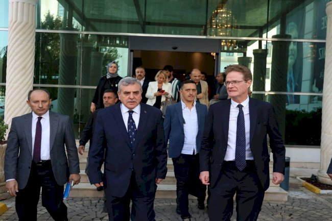 AB Türkiye Delegasyonu Başkanı Landrut'tan Başkan Beyazgül'e ziyaret
