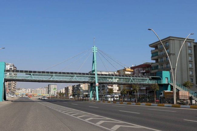 Modern üstgeçitler ulaşımı daha güvenli hale getirildi