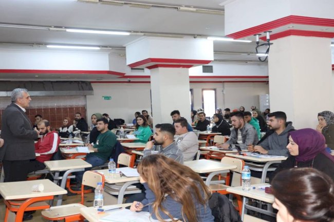 Başkan Beyazgül, KPSS'ye hazırlanan öğrencileri ziyaret etti