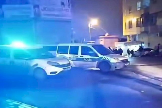 Urfa'da sokak ortasında baba ve oğlu darp edildi