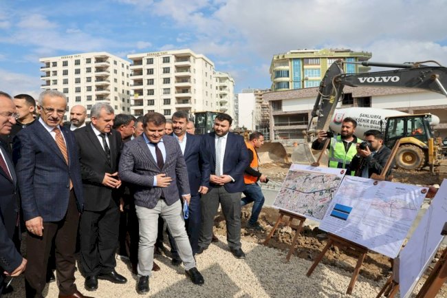 Bakan Uraloğlu, Şanlıurfa'daki yol çalışmalarını inceledi