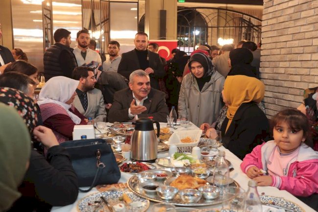 Başkan Beyazgül: Şehre kazandırdı ilk sahuru ihtiyaç sahipleriyle yaptı