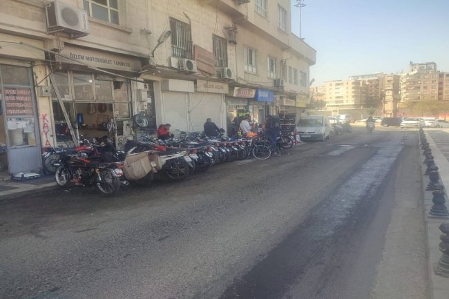 Motosiklet tamircileri 12 Eylül caddesini işgal ediyor!