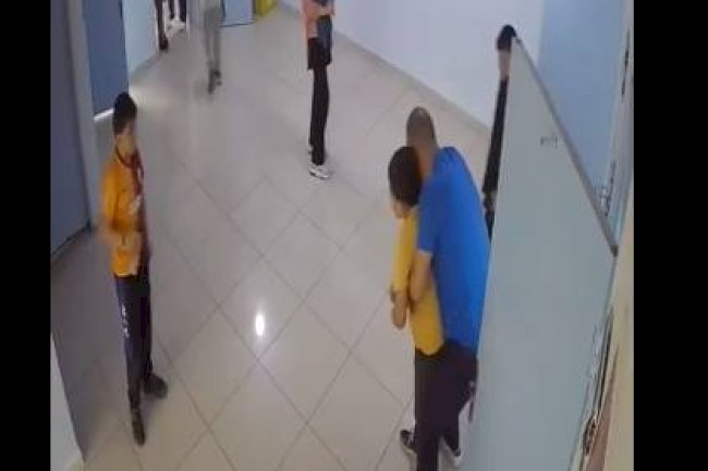 Okul müdürü,Heimlich manevrası ile öğrencisinin hayatını kurtardı