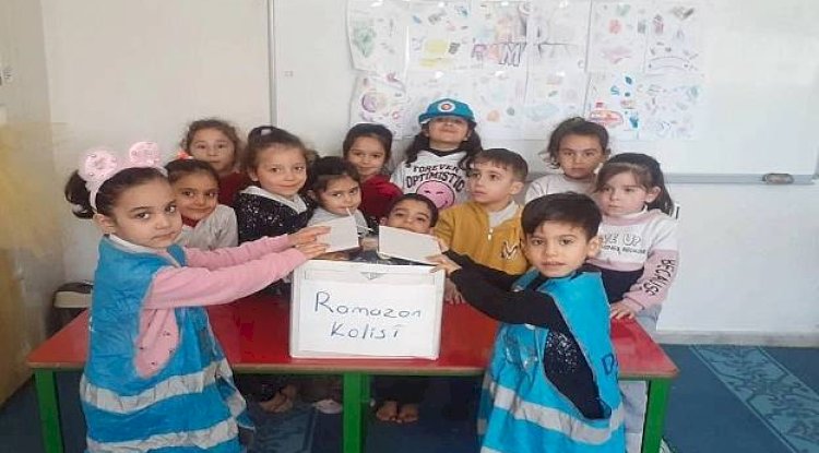 Şanlıurfa'da minikler ihtiyaç sahiplerine Ramazan kolisi hazırladı