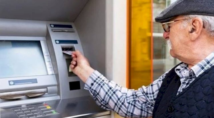 Milyonlarca emekliyi ilgilendiren haber! Hesaplara yatmaya başladı 