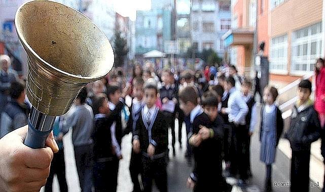 Öğretmenleri ve öğrencileri sevindirecek haber! Okullar 9 gün tatil