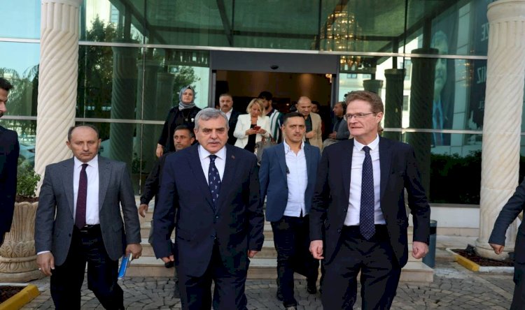 AB Türkiye Delegasyonu Başkanı Landrut'tan Başkan Beyazgül'e ziyaret