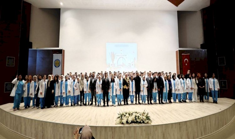 HRÜ'de geleceğin diş hekimleri ilk önlüklerini giydi