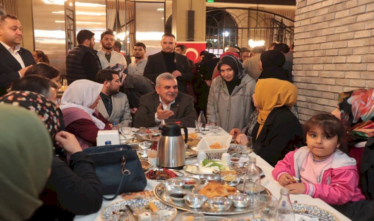 Başkan Beyazgül: Şehre kazandırdı ilk sahuru ihtiyaç sahipleriyle yaptı