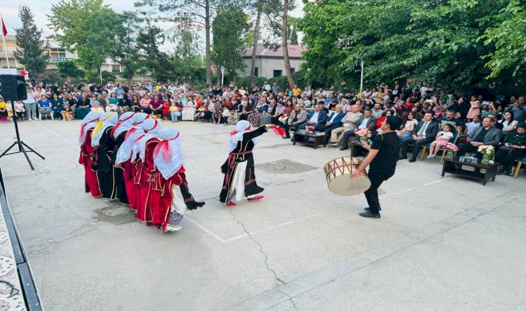 Urfa'da çocuklar Bahar Şenliklerini doyasıya kutladı